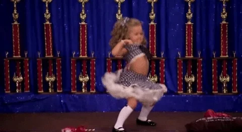 Menina dançando